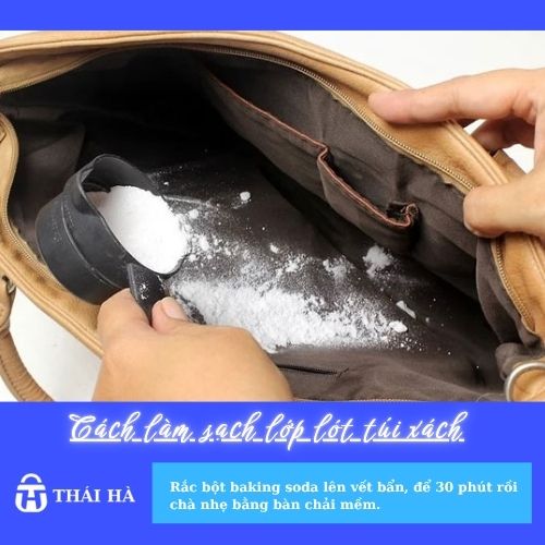 Cách làm sạch lót bên trong khi vệ sinh túi xách 