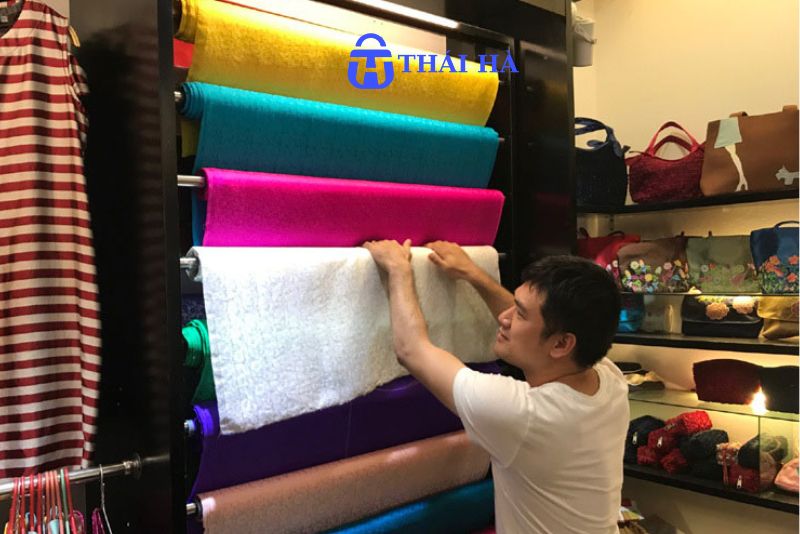 Vải lót tốt dày vừa phải, không quá mỏng hay nặng.