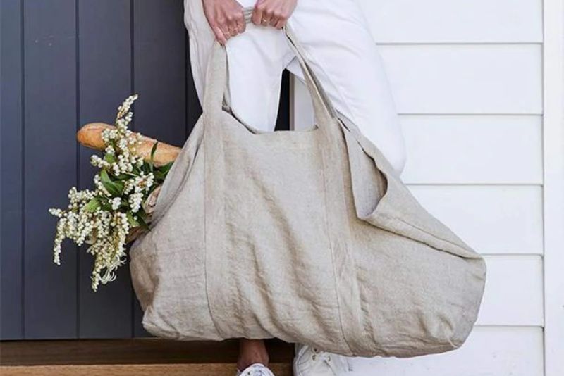 Túi vải linen được làm từ sợi của cây lanh